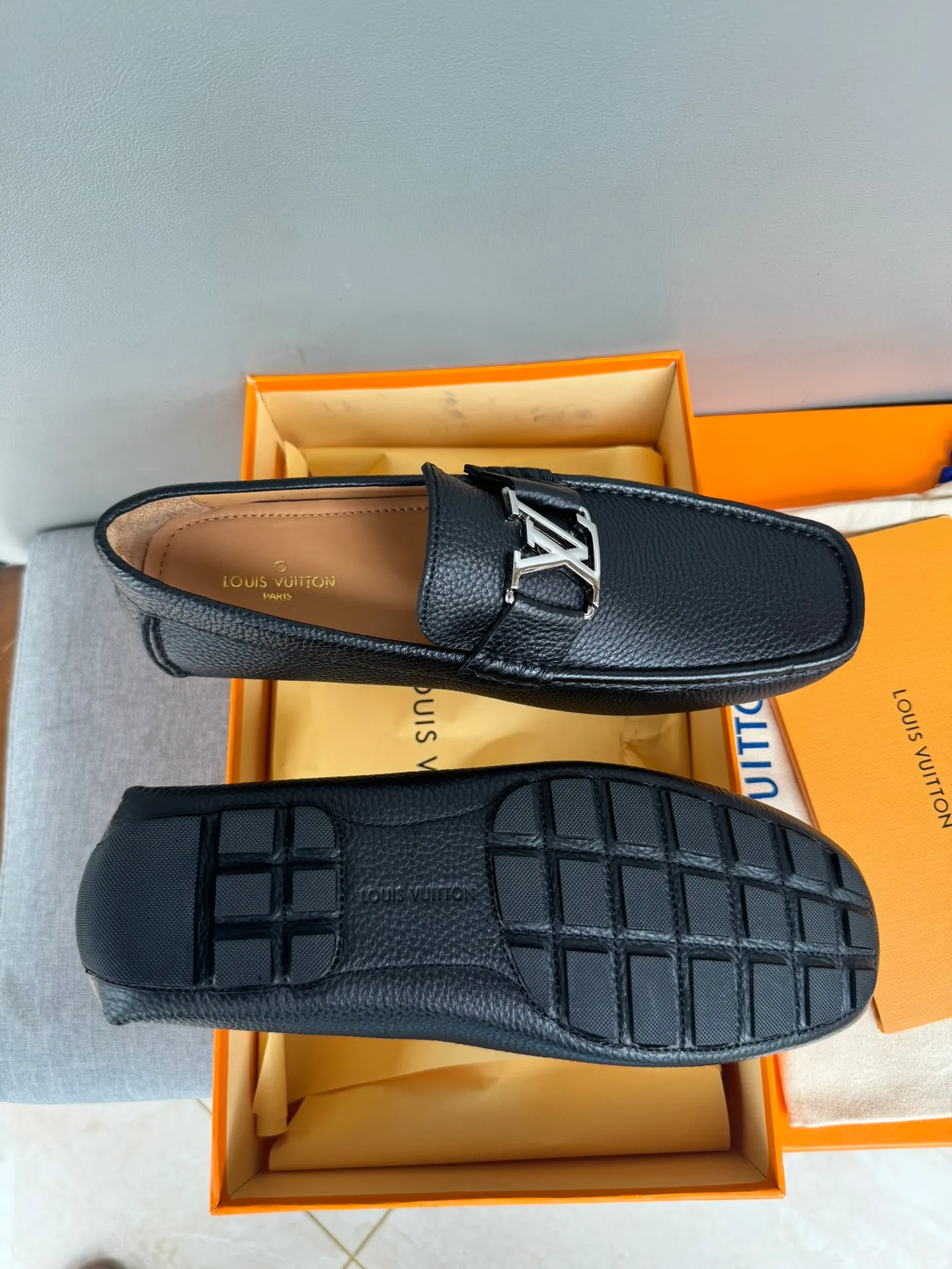 Batch 740💰[strong][strong][strong] Original order quality, new models at the counter, LV Louis Vuitton counter new models, handmade men's driving shoes, bean shoes, slip-on shoes, lazy shoes, exquisite hand-stitching, workmanship details comparable to the counters, Italian imported pebbled cowhide, water-dyed cowhide lining, sweat-absorbent and deodorant, black, 39-44 in large quantities in stock (38, 45 custom-made)